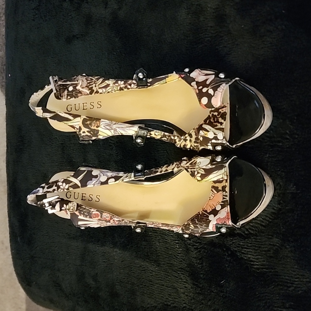 Guess, size 8.5 multi colored heels